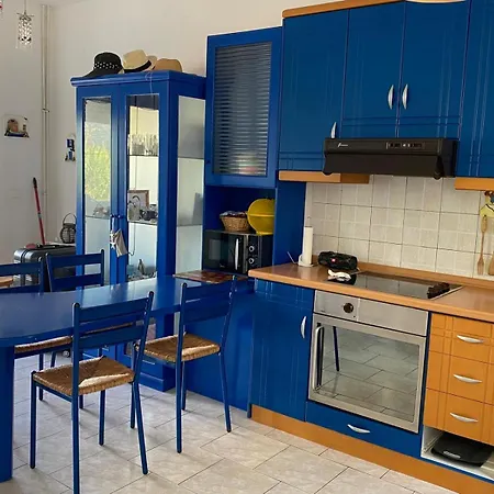 Alikis House Tatil Evi Néa Péramos